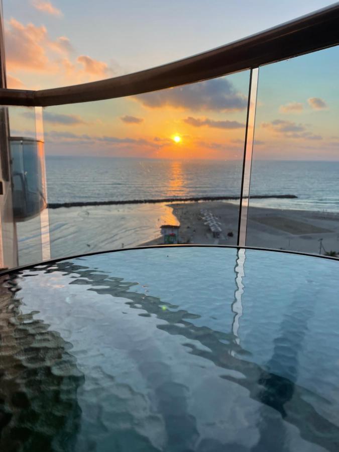 Suite On The Beach Хайфа Екстер'єр фото