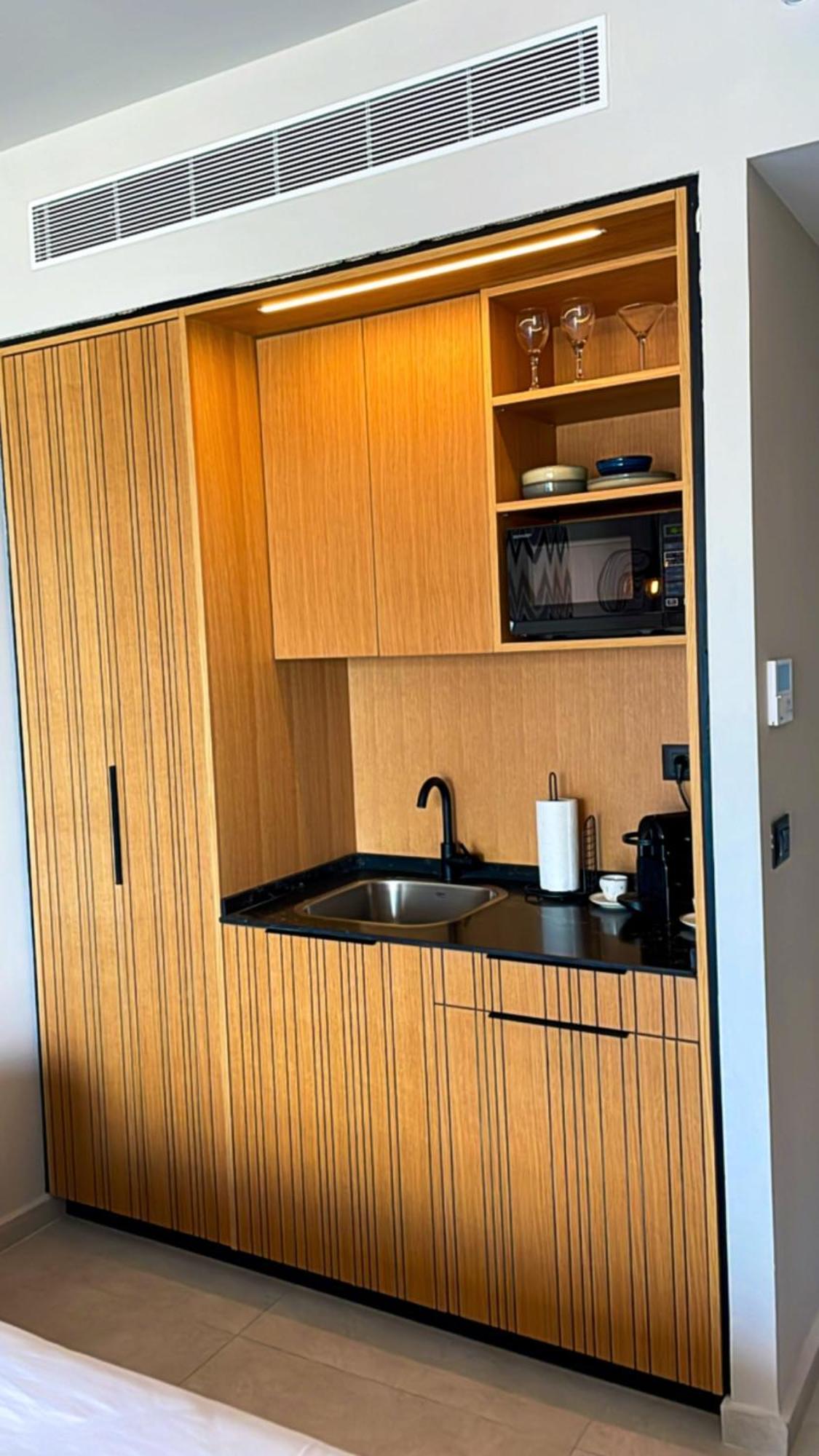 Suite On The Beach Хайфа Екстер'єр фото