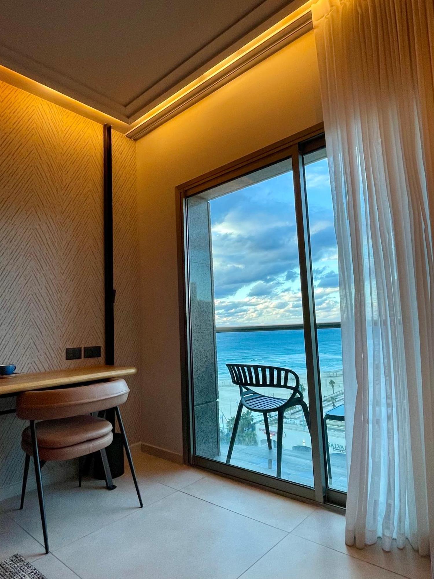 Suite On The Beach Хайфа Екстер'єр фото